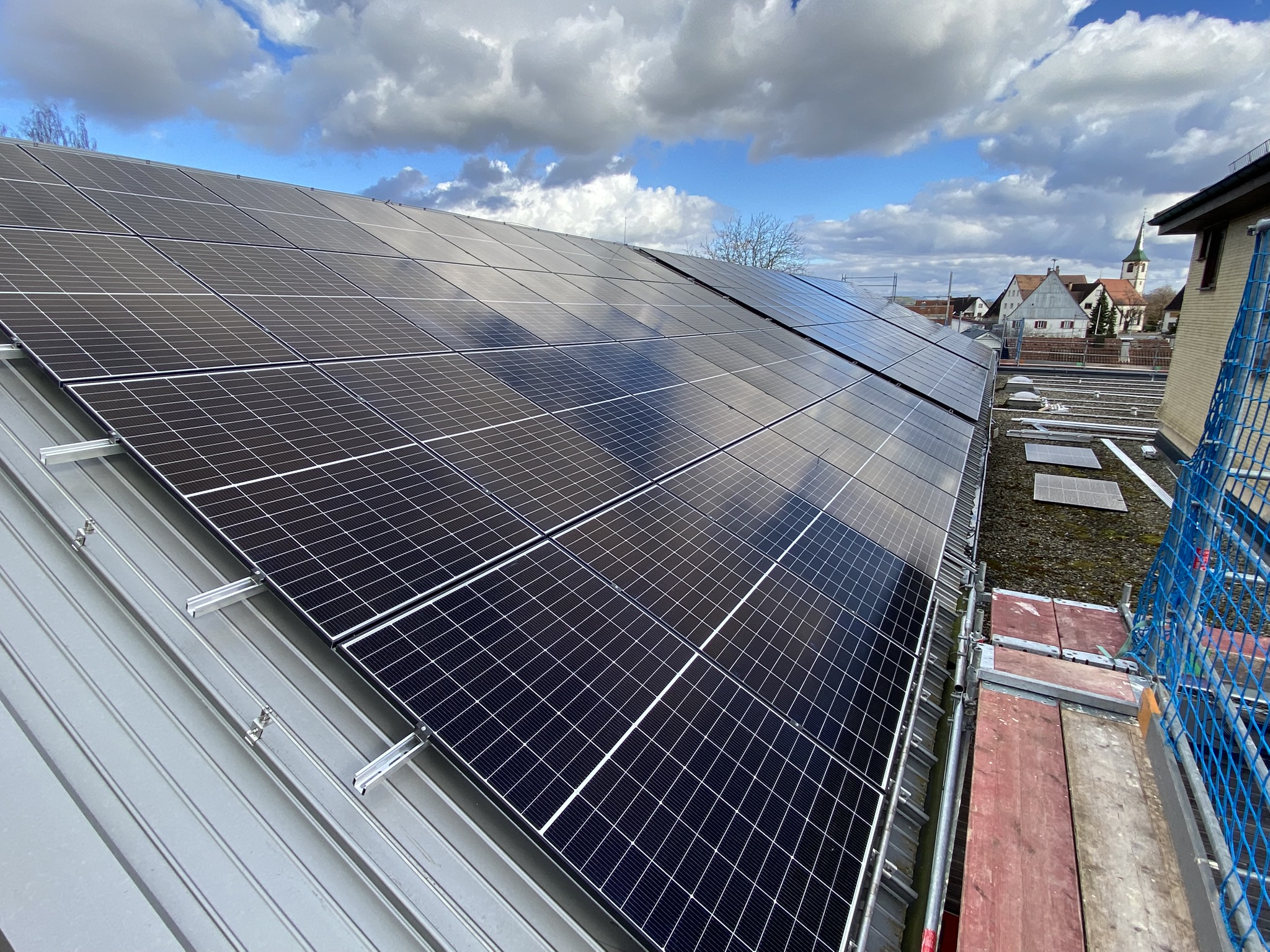 Projekt 4: PV-Anlage auf den Dächern des Bürgerzentrums in Sigmarswangen